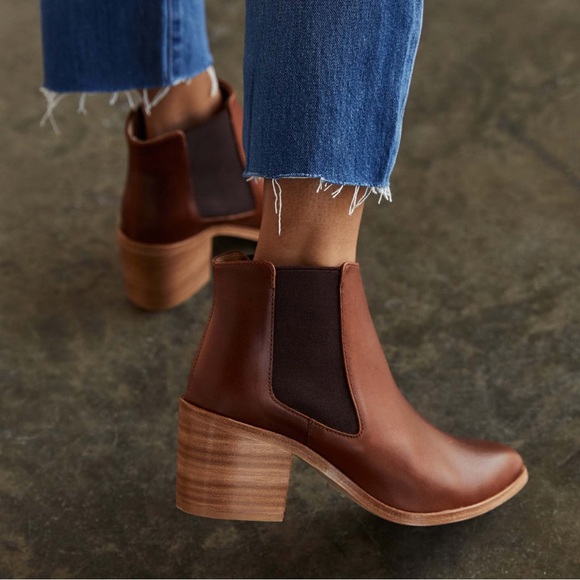 Nisolo Shoes - Nisolo Heeled Chelsea Boot in Brandy
